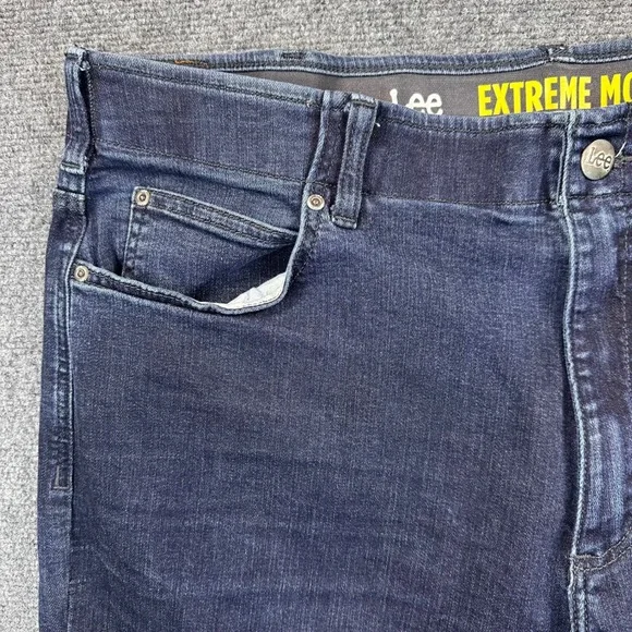 Lee Extreme Motion Men's 42x32 Dark Wash Athletic Fit Tapered Leg Jeans Stretch - Picture 7 of 15